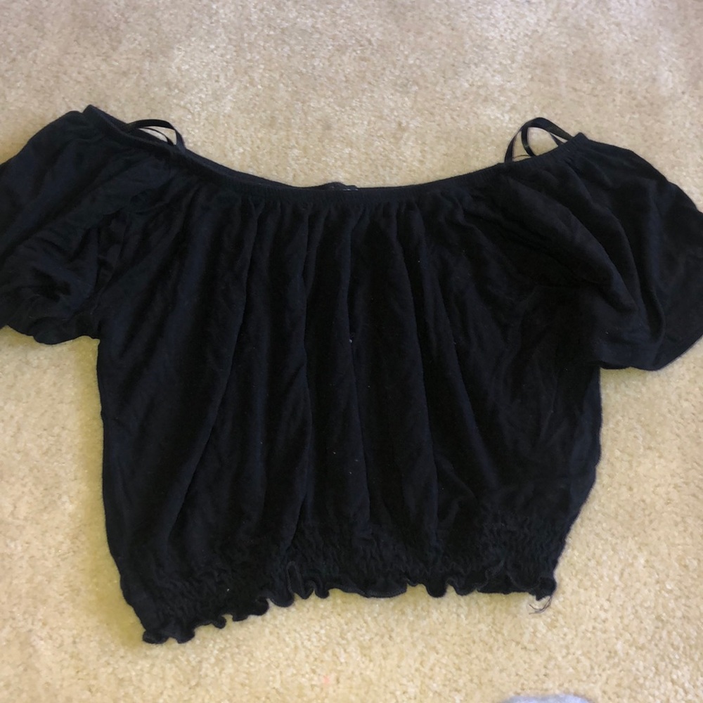 black croptop